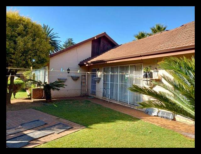 3 BEDROOM HOUSE FOR SALE IN BIRCHLEIGH